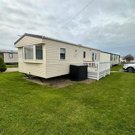 6 Berth Caravan On Marine Holiday Park Hotel Rhyl Exterior foto