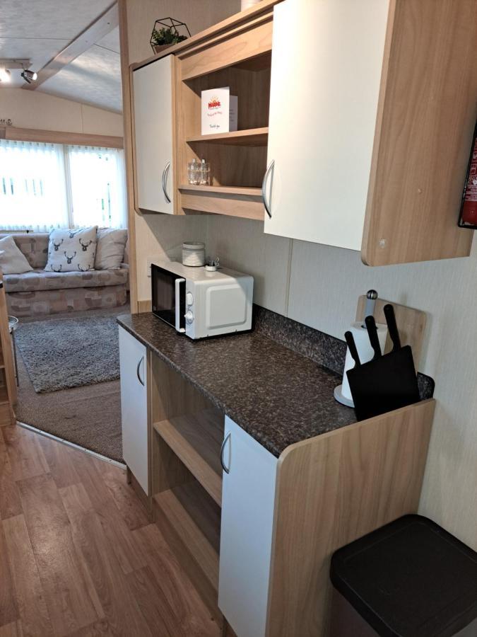 6 Berth Caravan On Marine Holiday Park Hotel Rhyl Exterior foto